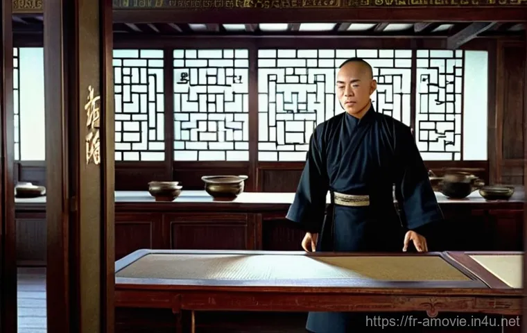 홍콩영화  황비홍  시리즈 분석 - **Prompt:** A highly detailed, cinematic image of Jet Li as Wong Fei-hung, dressed in a traditional,...